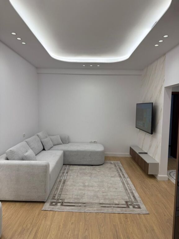 Apartamente per qera 1+1 te Vila L Astir