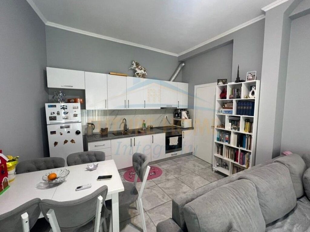 For sale, 2+1 Apartment, Fresku, Tirana.