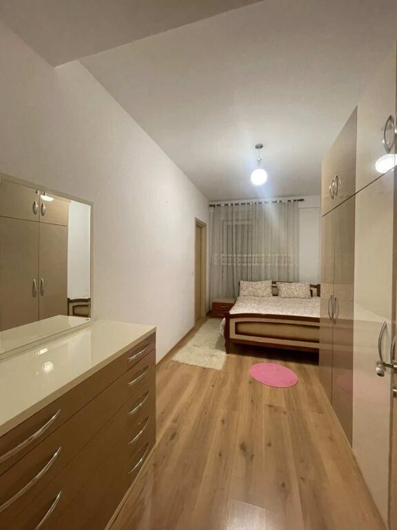 🏡 Jepet me qira apartament 2+1 📍 Qyteti Studenti, Kompleksi Ana  🏢 Pallat i ri me ashensor 🪜 Kati 3  💶 Çmimi: 550€/muaj   