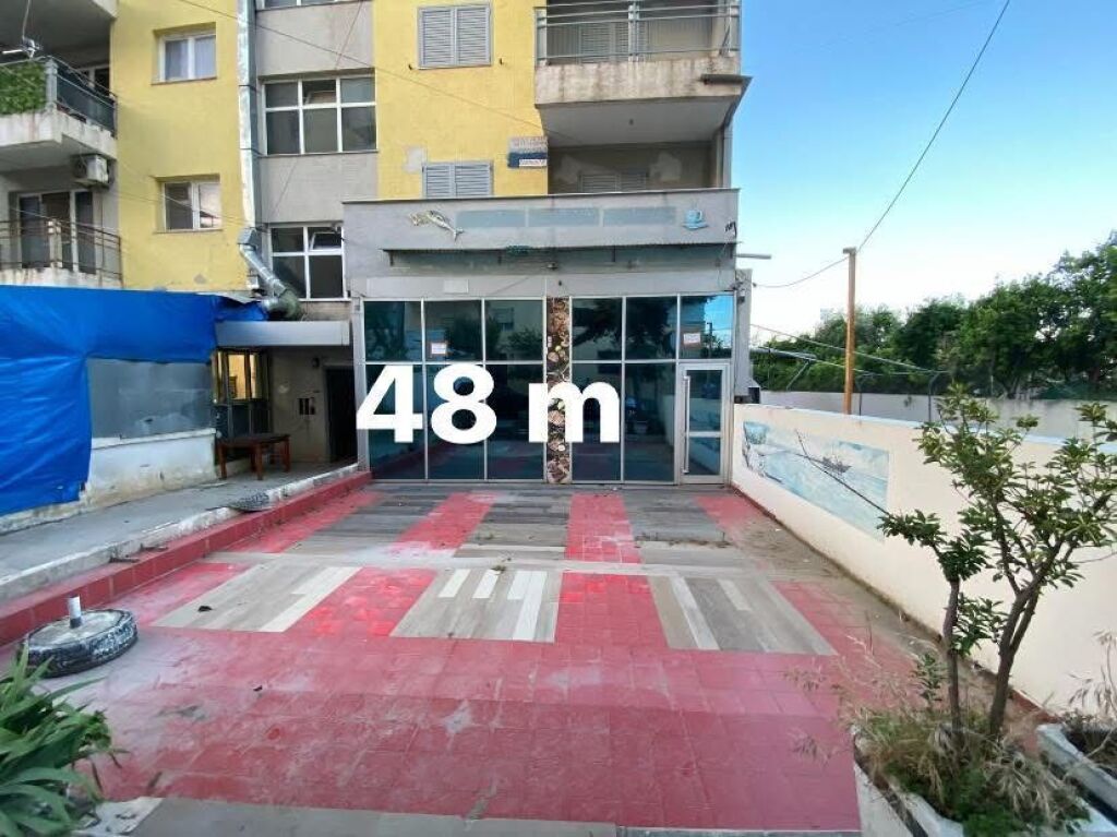 IN VENDITA BAR RISTORANTE 108M2 + 60M2 VERANDA ILIRIA SPIAGGIA