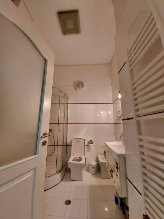 📣 QERA Apartament 3+1 Me 2 Tualete Dhe 2 Poste Parkimi 📍 Fresk, Rruga e Teleferikut ✨