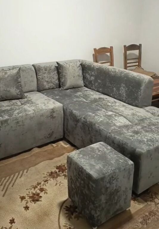 Jepet Apartament 2+1+2 ballkone me qira – përballë Ringut !
