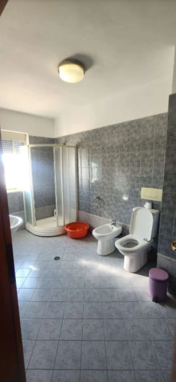 Vendesi in vendita 2 appartamenti adiacenti con Nj-Tj Iliria Plazh Durres