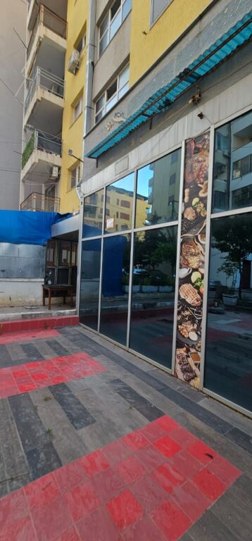 IN VENDITA BAR RISTORANTE 108M2 + 60M2 VERANDA ILIRIA SPIAGGIA