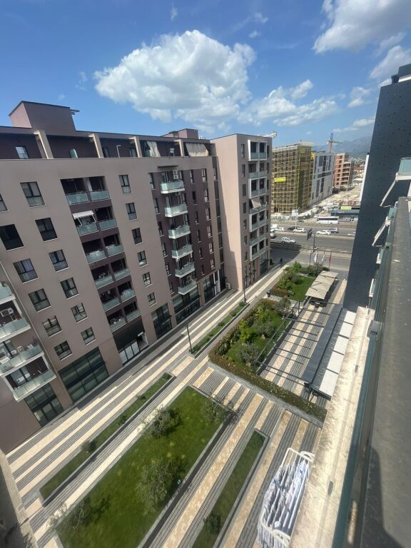 For sale, Apartment 3+1+2 + Parking Spot, Tirana Entry I
