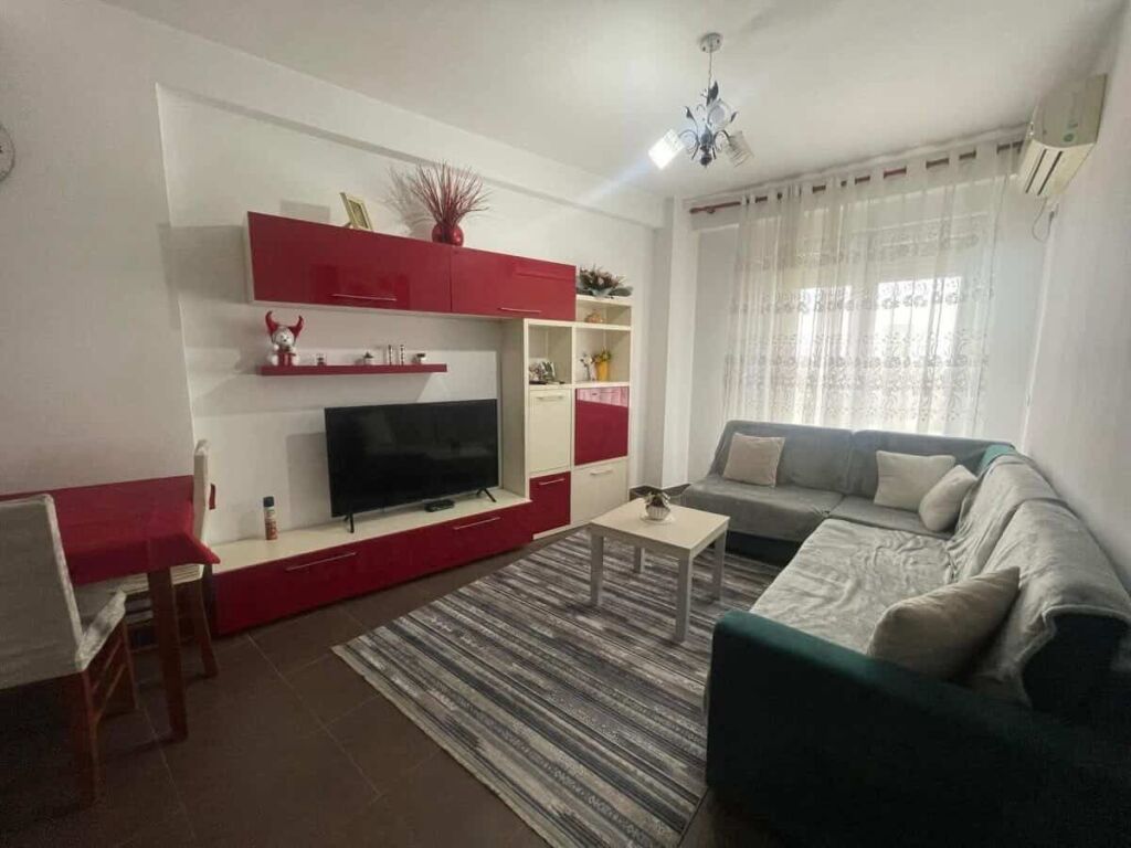 🏡 Jepet me qira apartament 2+1 📍 Qyteti Studenti, Kompleksi Ana  🏢 Pallat i ri me ashensor 🪜 Kati 3  💶 Çmimi: 550€/muaj   