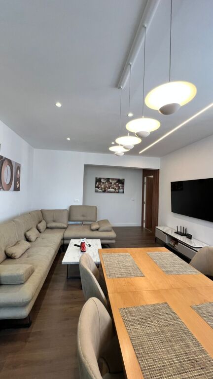Apartament 2+1 me qera tek Mine Peza