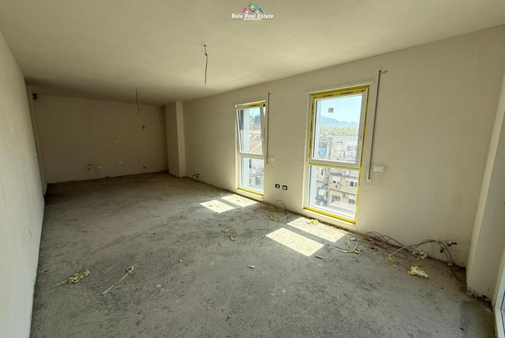 Appartamento in Vendita 2+1+2 a Xhamllik (ID B120838) Tirana
