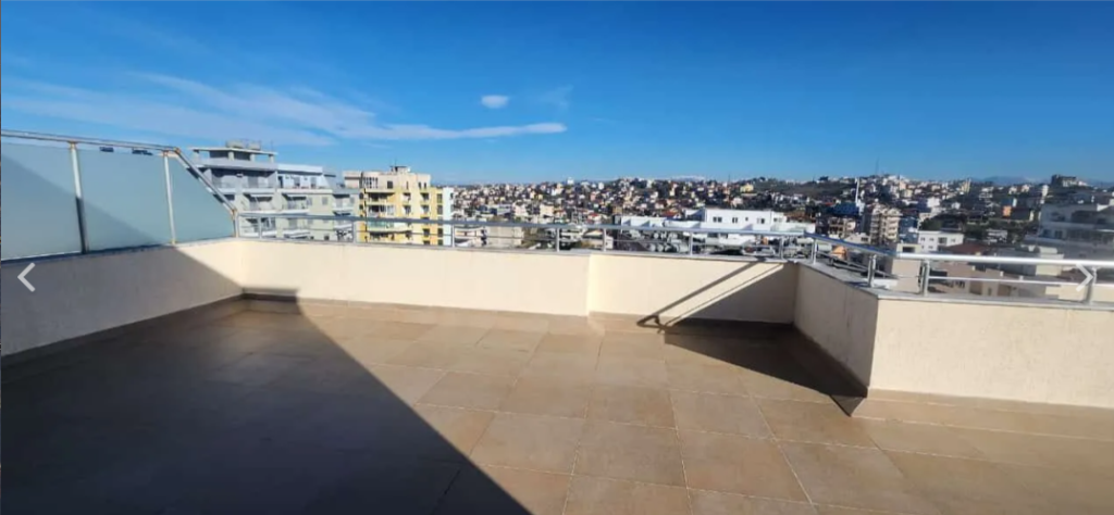 Vendesi in vendita 2 appartamenti adiacenti con Nj-Tj Iliria Plazh Durres