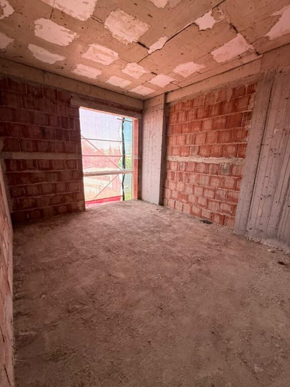 APARTAMENT NE SHITJE 1+1 TE RRUGA DIBRES TIRANE
