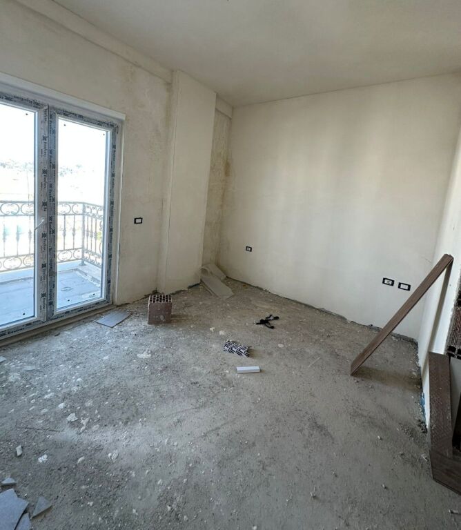 📌 Vendesi Appartamento 1+1 – Tirana Porta e Re