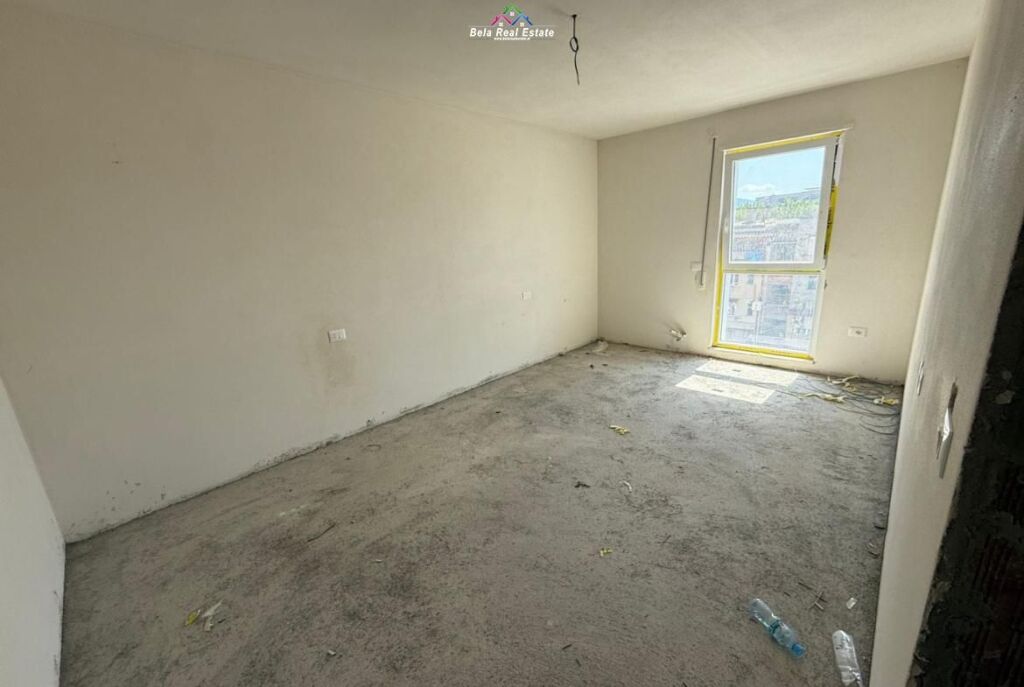 Appartamento in Vendita 2+1+2 a Xhamllik (ID B120838) Tirana