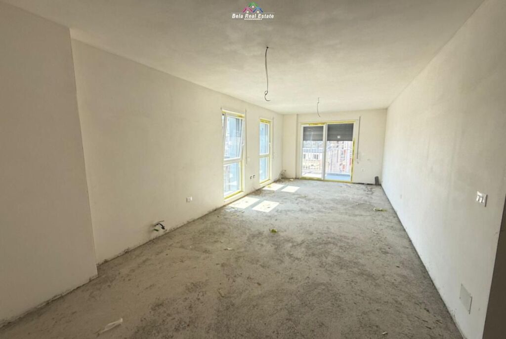 Appartamento in Vendita 2+1+2 a Xhamllik (ID B120838) Tirana