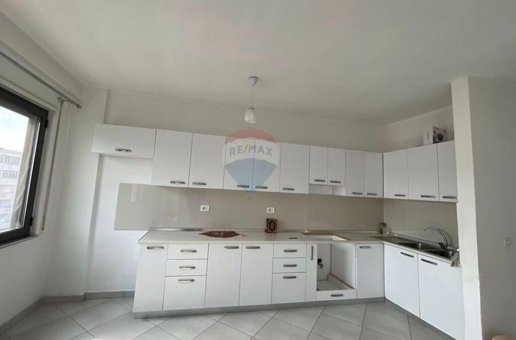 Shitet Apartament 2+1+2 tek Rruga e Elbasanit ID: 530571006-26