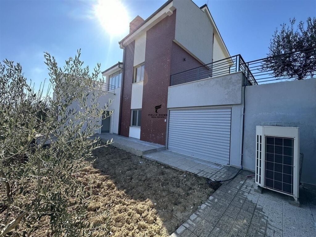 PRIVATE VILLA FOR SALE 425 M2 LUNDER 680,000 EURO FH-24844