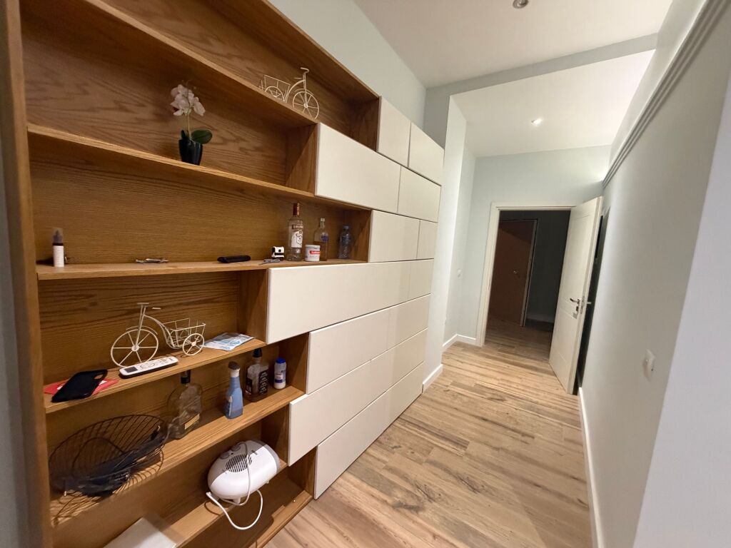 2+1, con parcheggio+luce acqua, via peti liq i thate, 800 euro