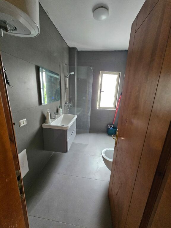 Shitet Apartament 102.5 m² - Zona Pallati me Shigjeta