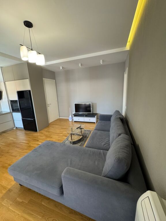 🏡 Apartment 2+1 for rent 📍 Delijorgji Complex  🏢 7th floor (with elevator) 🛋️ Fully furnished  🚗 Parking option  💶 Price: • 120,000 lek/month with parking • 110,000 lek/month without parking  