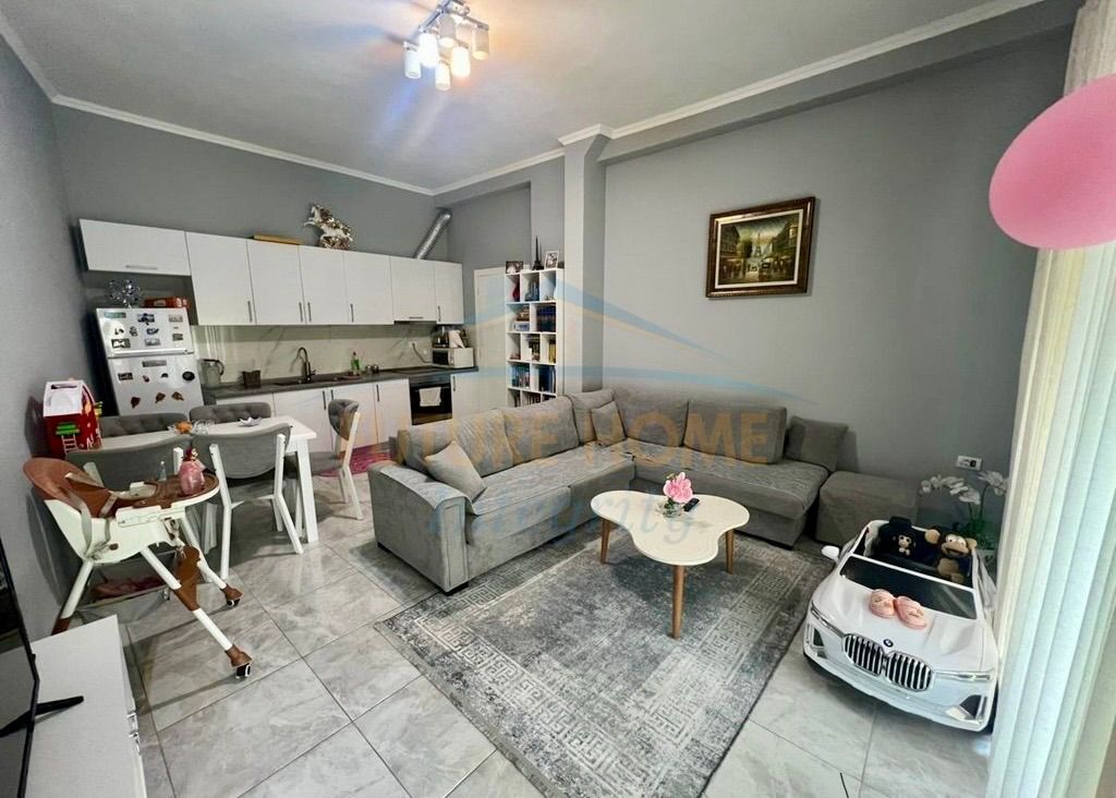 🏡 2+1 i Mobiluar me Hipotekë te Fresku – Gati për Banim! 🔑