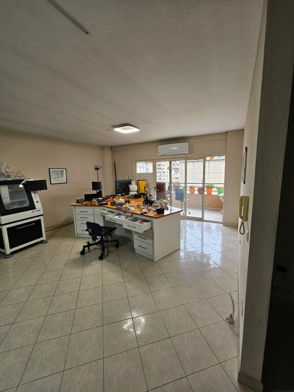 Shitet Apartament 102.5 m² - Zona Pallati me Shigjeta