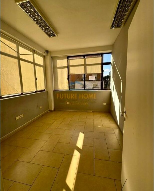 🏢 Super Ambient Biznesi 350 m^2 me Qera – Rruga e Elbasanit! 🇺🇸