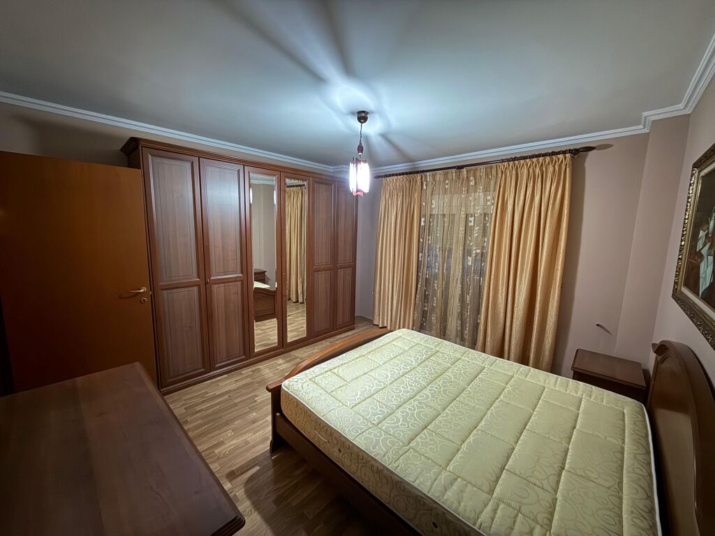 📣 QERA Apartament 1+1 📍 Prane Gjimnazit "Petro Nini Luarasi" ✨   🏢 Ndertim i Ri  🪜 Kati 8 (Me Ashensor)  🛋️ Totalisht i Mobiluar   💶 Cmimi 60.000 Leke/Muaj i Pa Diskutueshem