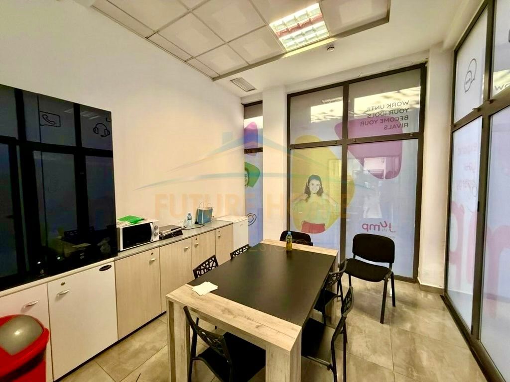 🏢 Super Spazio Commerciale 412 m^2 in Affitto a Selvia – Rruga e Dibrës! 🌟