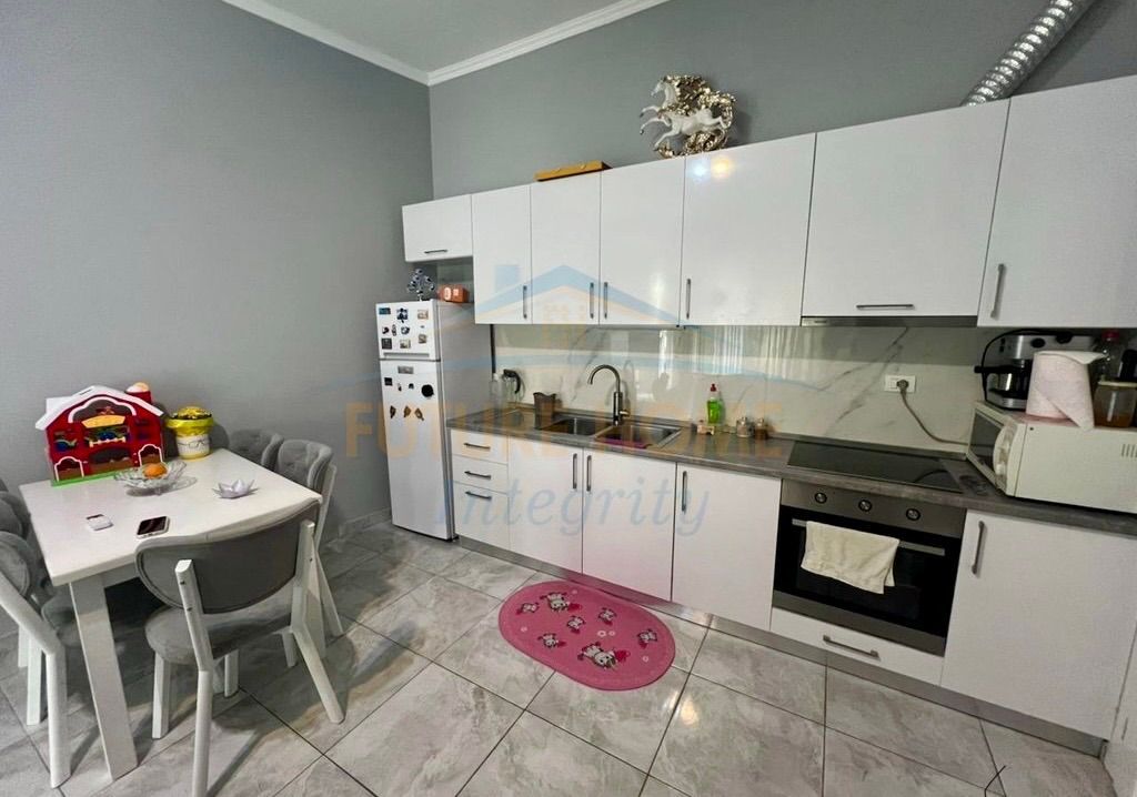 🏡 2+1 i Mobiluar me Hipotekë te Fresku – Gati për Banim! 🔑