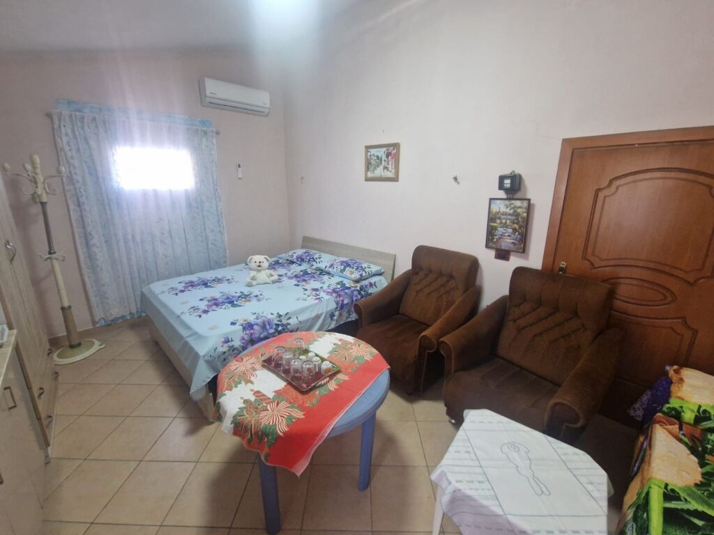 Super opportunità di investimento! Villa su 3 piani in vendita a Plepat vicino a Villa Pascucci!