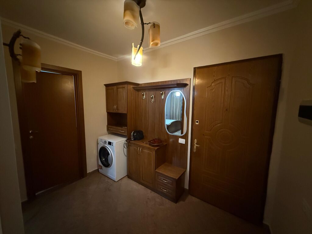 📣 QERA Apartament 1+1 📍 Prane Gjimnazit "Petro Nini Luarasi" ✨   🏢 Ndertim i Ri  🪜 Kati 8 (Me Ashensor)  🛋️ Totalisht i Mobiluar   💶 Cmimi 60.000 Leke/Muaj i Pa Diskutueshem