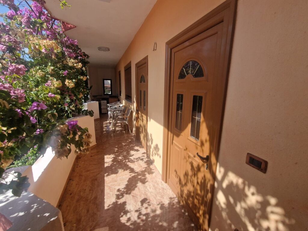 Super opportunità di investimento! Villa su 3 piani in vendita a Plepat vicino a Villa Pascucci!