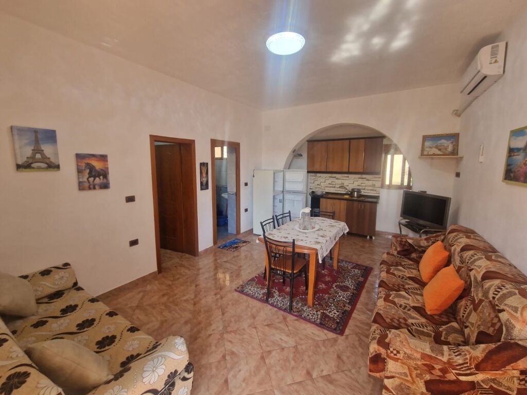 Super opportunità di investimento! Villa su 3 piani in vendita a Plepat vicino a Villa Pascucci!