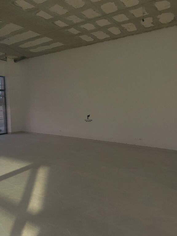 SHOP FOR RENT 250M2 KAMEZ 2500 EURO FH-69945