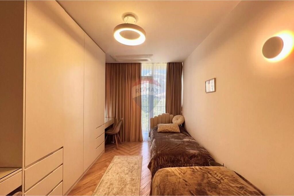 Apartament 3+1+2 ne shitje te Lake View!