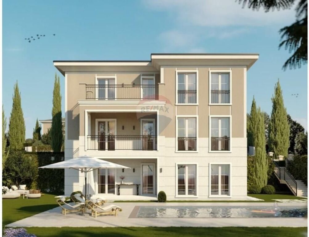 Elite Villa with pool by Lake Farka!