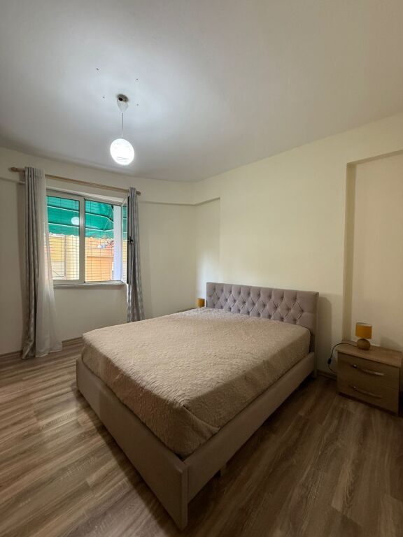 Apartament 1+1 me qera tek Rruga e Barrikadave