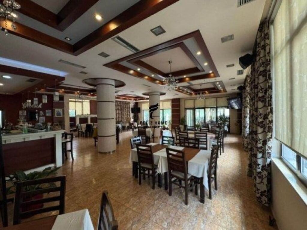 LOCALE IN AFFITTO 600 M2 PORCELAN 150.000 LEKE FH-69911