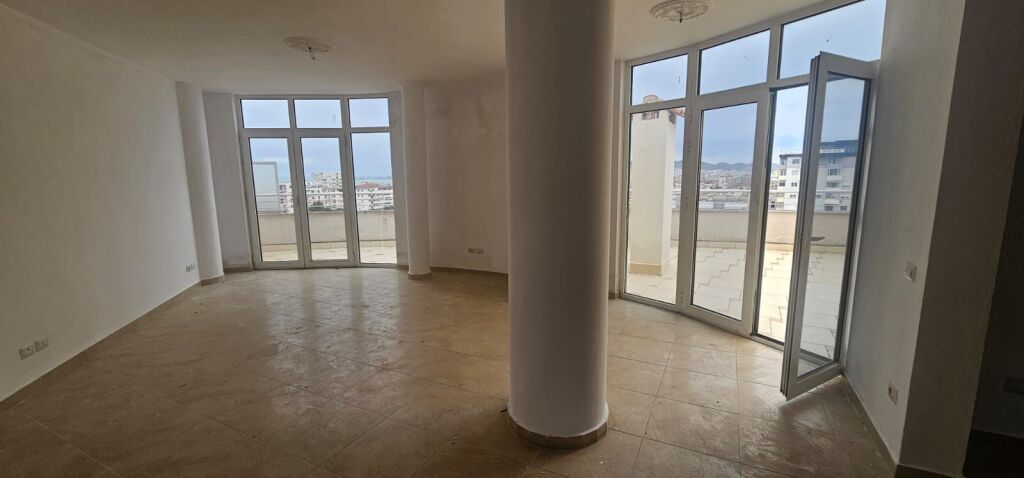 APPARTAMENTO 3+1 IN VENDITA CON PISCINA SPIAGGIA DURRES