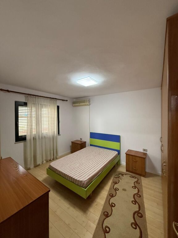 Shitet apartament 2+1 tek Rruga e Elbasanit