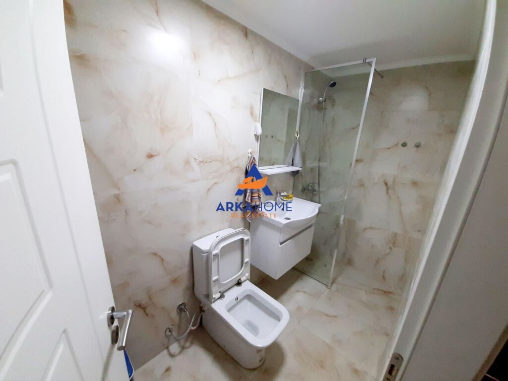 OKAZION SHITET AMBIENT ZYRE 41M2 "RRUGA MUHAMET GJOLLESHA, PRANË GJYKATËS CIVILE " 105000 EURO