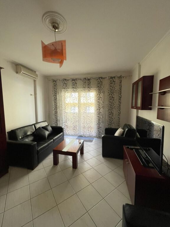🏡 APARTAMENT ME QERA 1+1 (Pranë Hotel Antalya, Plazh Durrës)