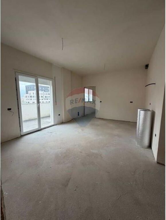 Apartment 2+1 with Parking, Red School!