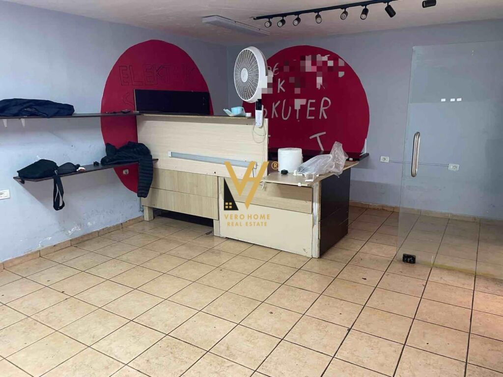 UFFICIO 45 M2 IN AFFITTO IN VIA DIBRA 30.000 LEKE