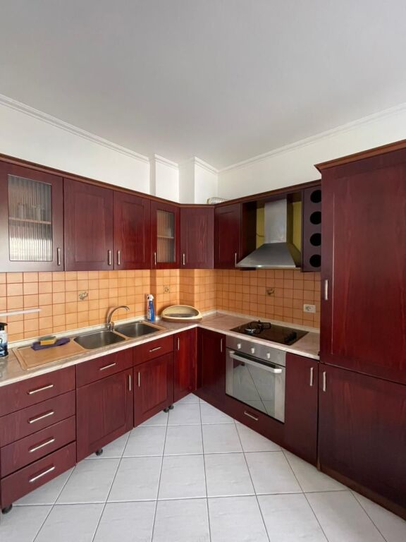 🏡 APARTAMENT ME QERA 1+1 (Pranë Hotel Antalya, Plazh Durrës)