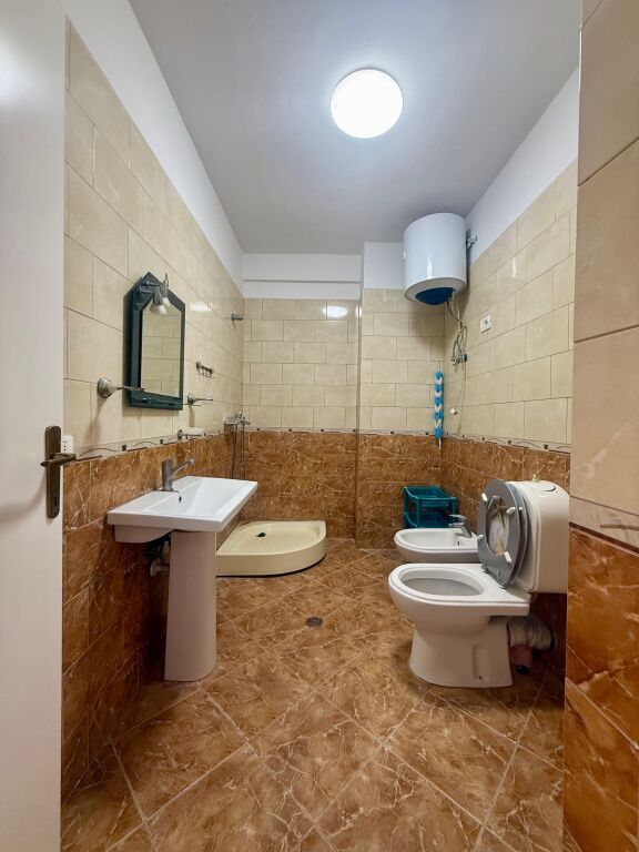🏠 SHITET – Apartament 1+1 | Pranë Kompleksit Kontakt, 21 Dhjetori