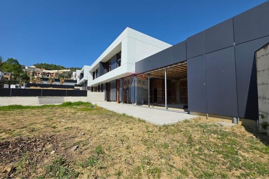 We sell a villa near TEG!