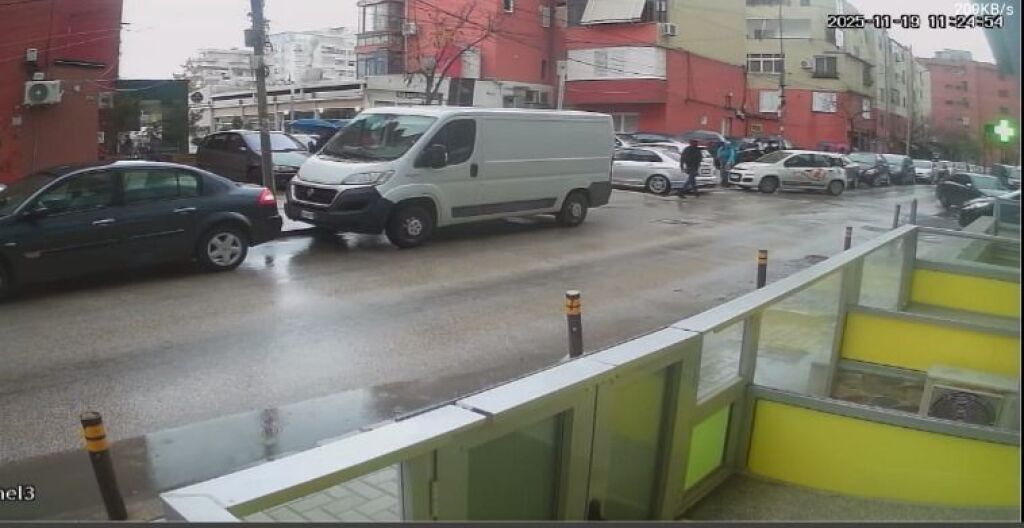 VENDITA AMBIENTE COMMERCIALE NEGOZIO ACQUEDOTTO DURRES