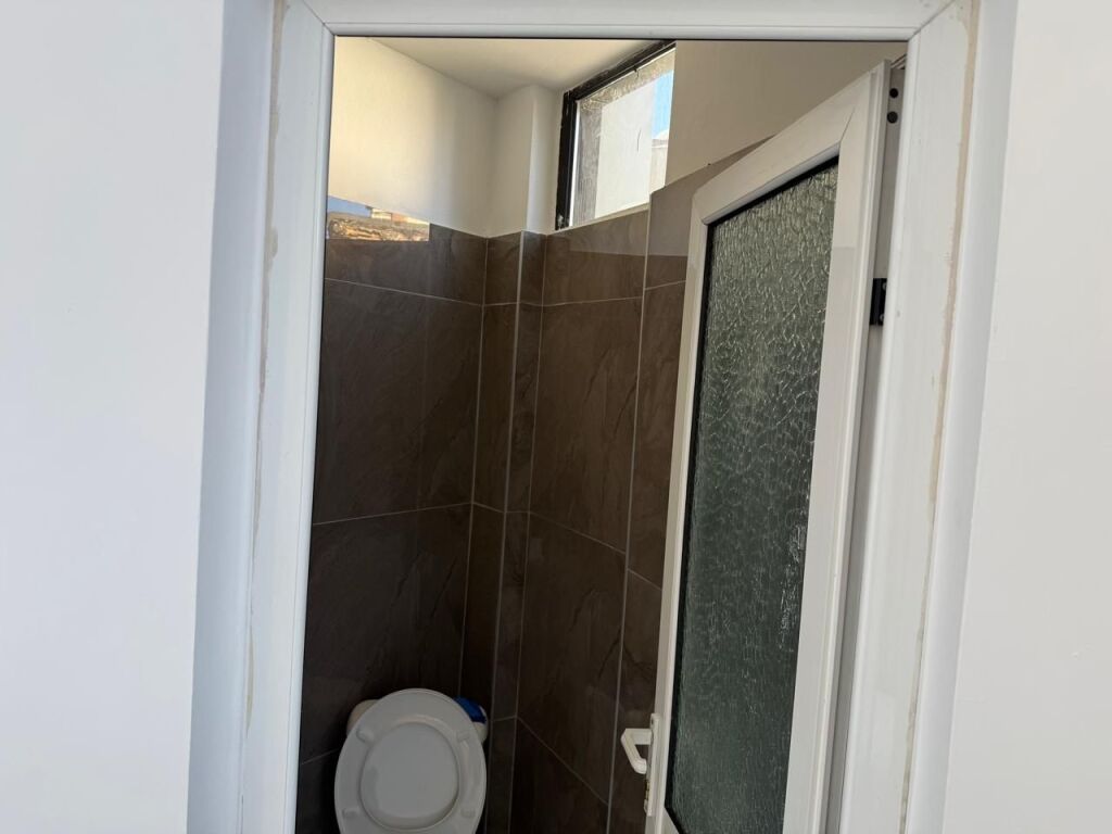 SHOP FOR RENT 60 m² – Vasil Shanto, Tirana