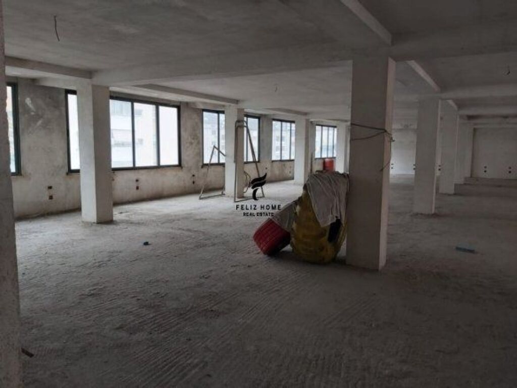 BUSINESS PREMISES FOR RENT 450 M2 SELITE 150,000 LEKE FH-69977
