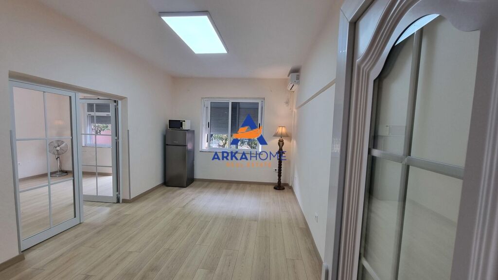LOCALE COMMERCIALE IN AFFITTO 55M2 "MINE PEZA" 850 EURO